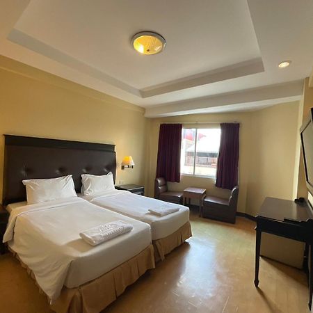 Roma Hotel Khon Kaen Bagian luar foto