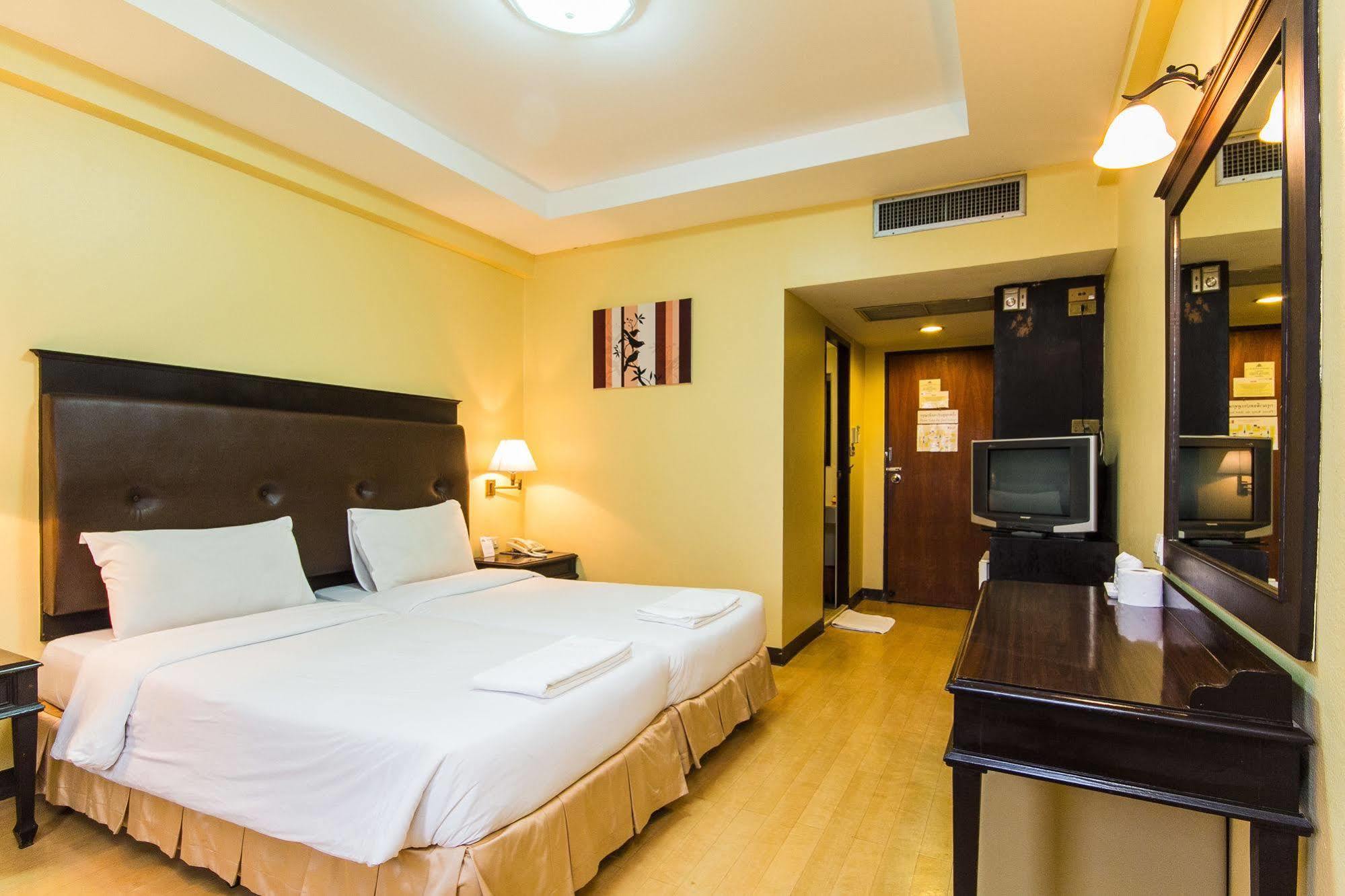 Roma Hotel Khon Kaen Bagian luar foto