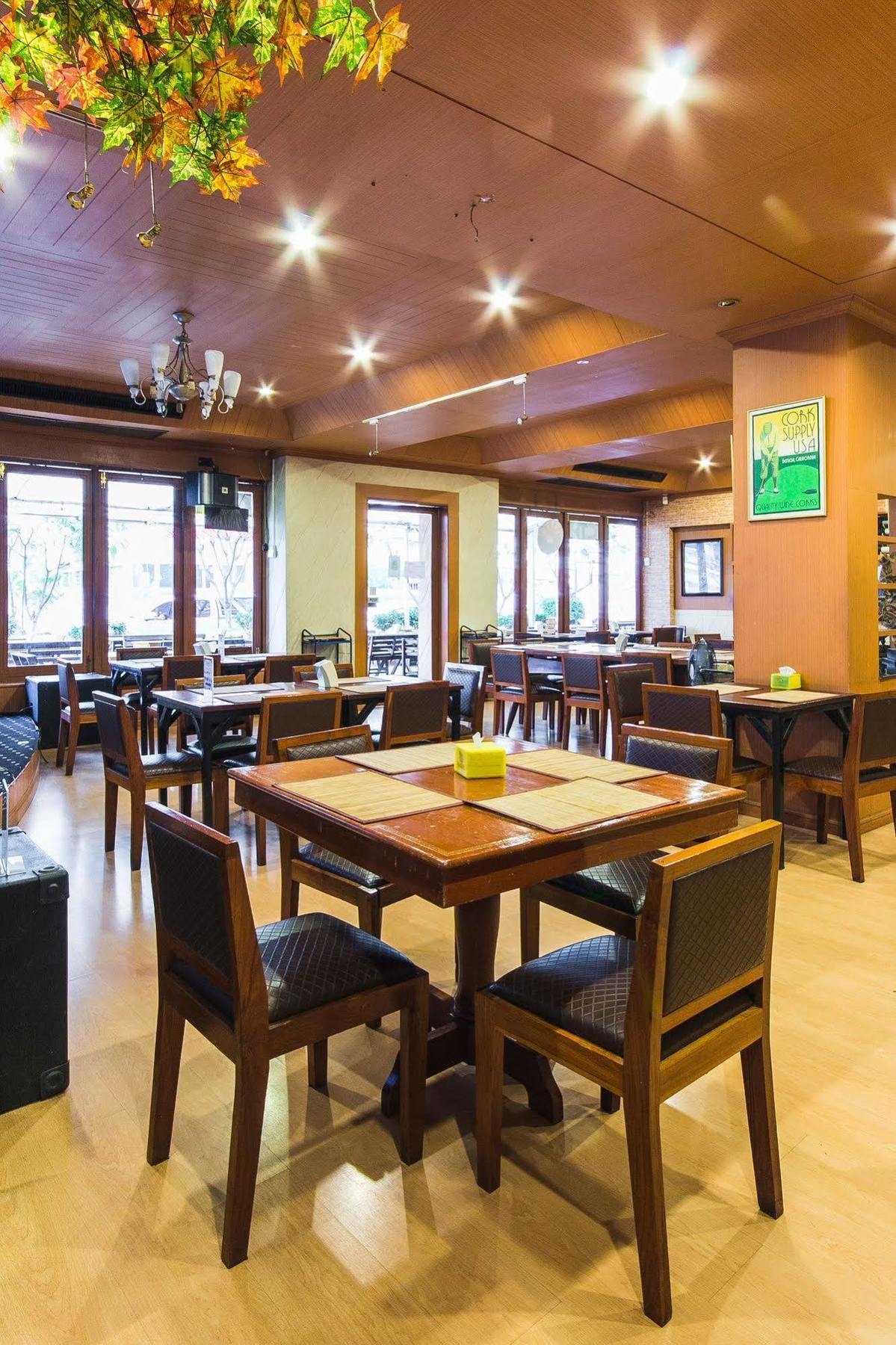 Roma Hotel Khon Kaen Bagian luar foto