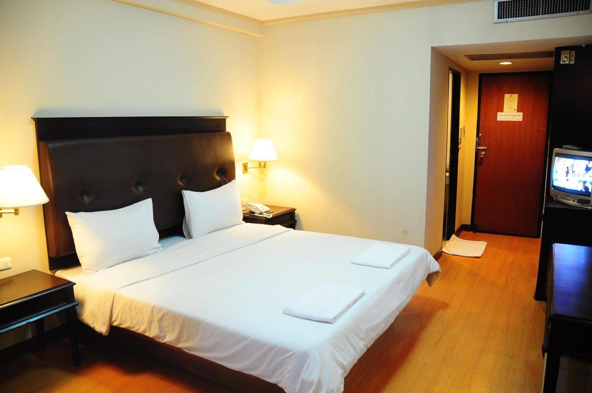 Roma Hotel Khon Kaen Bagian luar foto