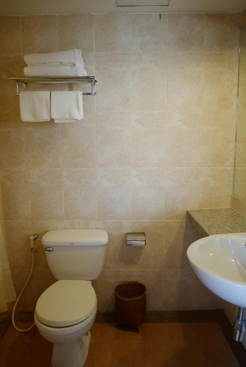 Roma Hotel Khon Kaen Bagian luar foto